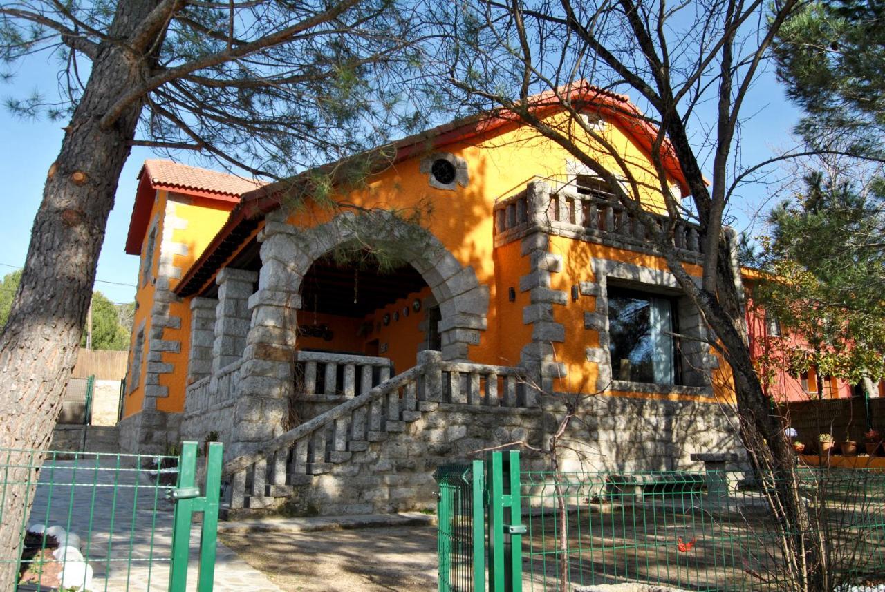 Collado Mediano Complejo Casas Rurales Mansiones Y Villas Deluxe المظهر الخارجي الصورة